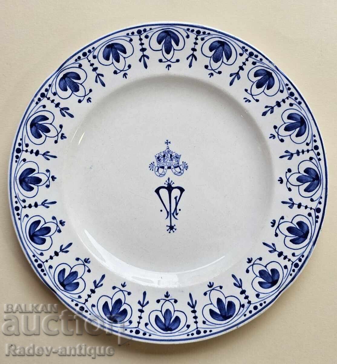 Porcelain plate from the royal service of King Ferdinand I