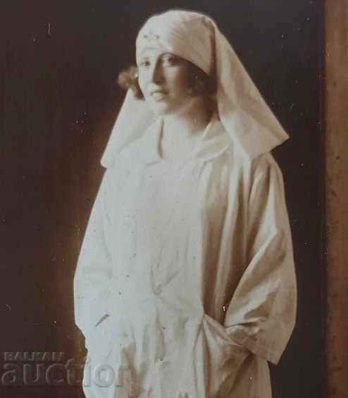 Auction  . SAMARITAN RED CROSS PHOTOGRAPH KINGDOM OF BULGARIA