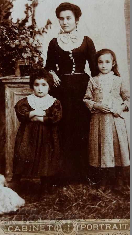 Auction .LATE 19TH CENTURY OLD PHOTOGRAPH CARDBOARD PRINCIPALITY Auction .LATE 19TH CENTURY OLD PHOTOGRAPH CARDBOARD PRINCIPALITY