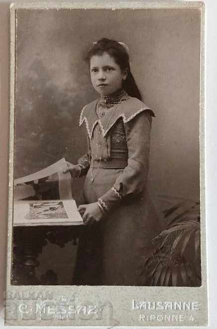 Licitație . FOTOGRAFIE VECHIE DE LA SĂRÂȚIUL SECOLULUI 19 PORTRET CARTON Licitație . FOTOGRAFIE VECHIE DE LA SĂRÂȚIUL SECOLULUI 19 PORTRET CARTON