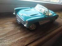 Corvette 1957, scale 1:18. Burago