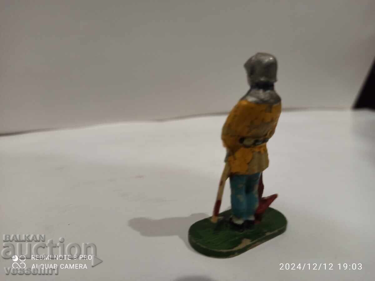 Polish plastic soldier knight from the 70s with price 7.00 BGN | € 3.58 Polish plastic soldier knight from the 70s with price 7.00 BGN | € 3.58