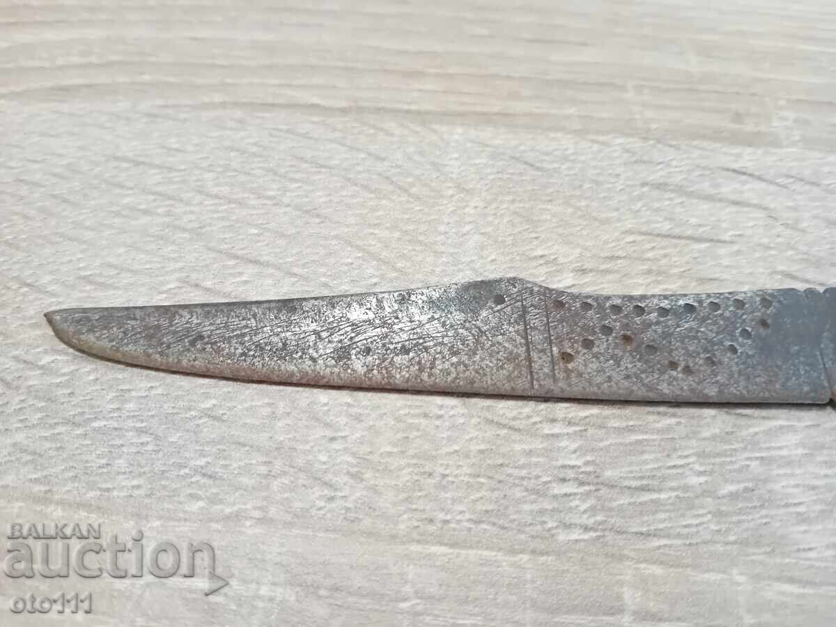 OLD KNIFE - BLADE with price 20.00 BGN | € 10.23 OLD KNIFE - BLADE with price 20.00 BGN | € 10.23