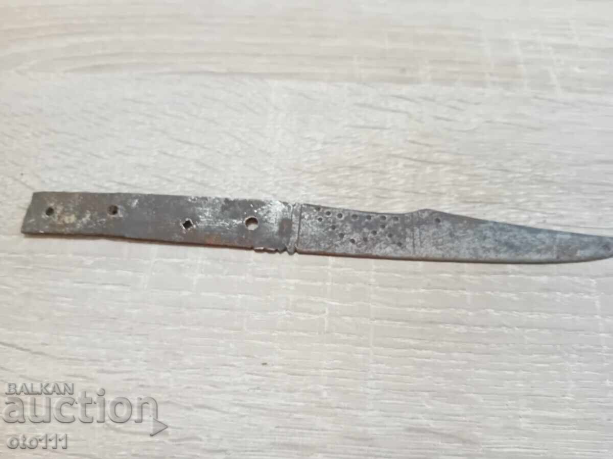 Delivery of OLD KNIFE - BLADE Delivery of OLD KNIFE - BLADE