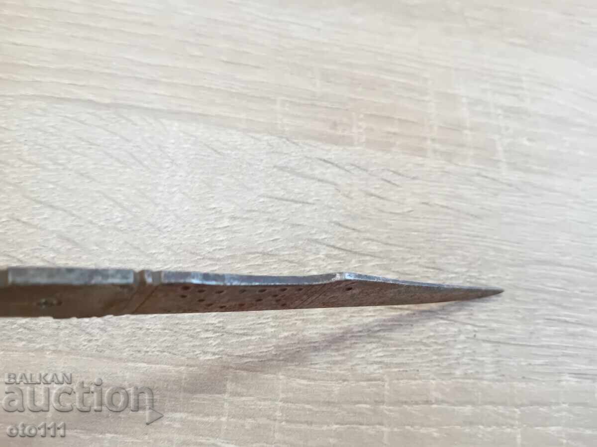 OLD KNIFE - BLADE - 6 OLD KNIFE - BLADE - 6