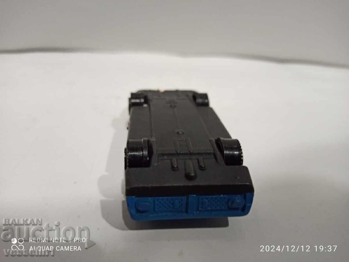 Аукцион Стара количка от 80 год.кола