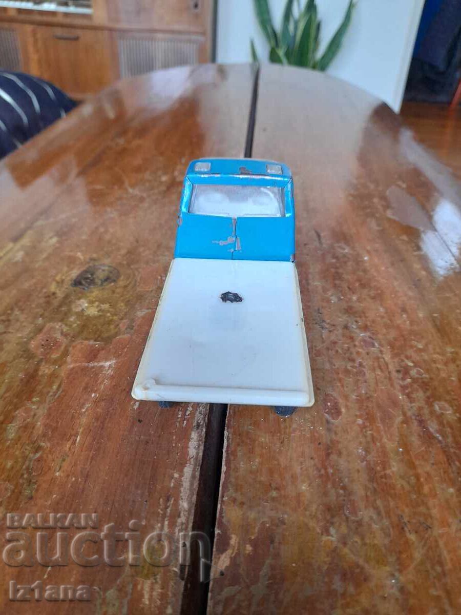 Auction Old MIR truck Auction Old MIR truck