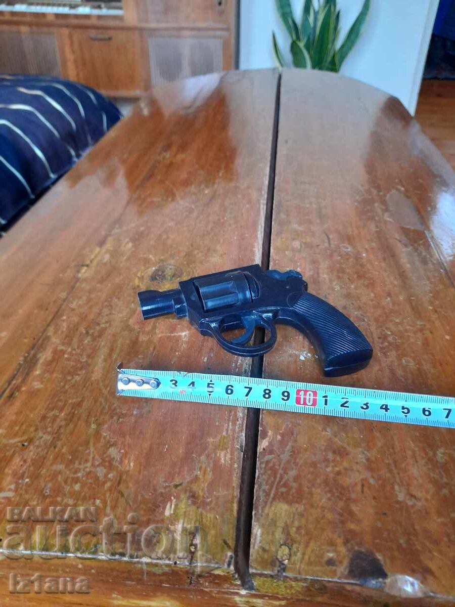 An old children's gun - 6 An old children's gun - 6