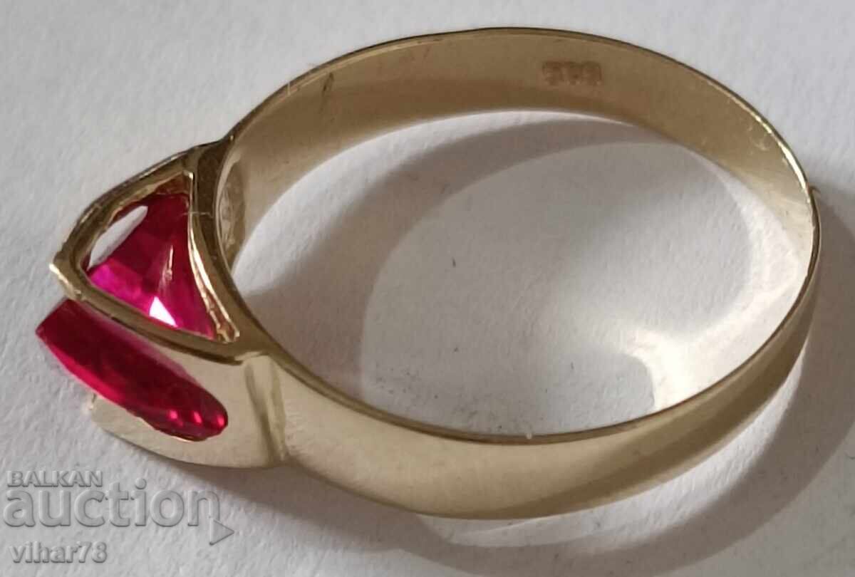 Auction 14k gold ring Auction 14k gold ring