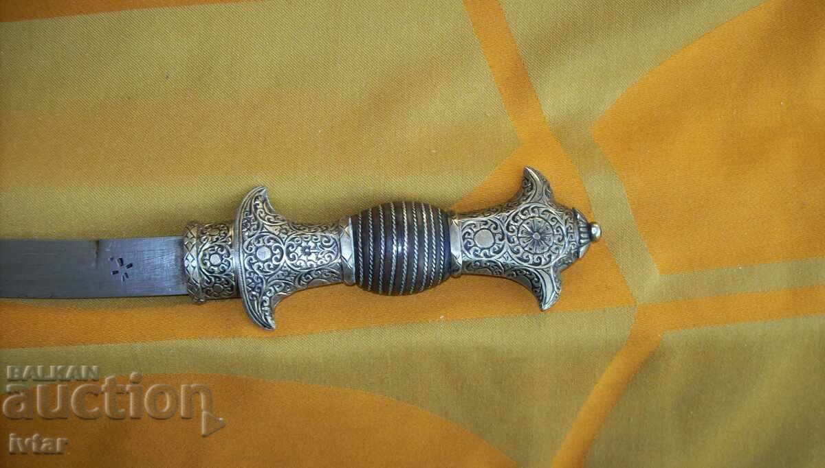 Licitație Cuțit Jambia, hanjar, kumaya - argint