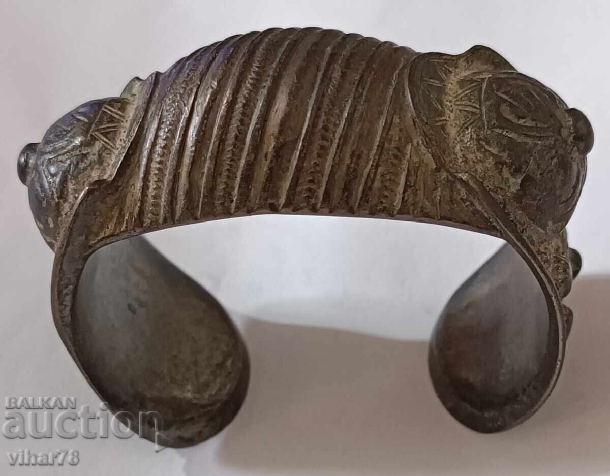 Old bracelet slingshot with price 149.99 BGN | € 76.69 Old bracelet slingshot with price 149.99 BGN | € 76.69