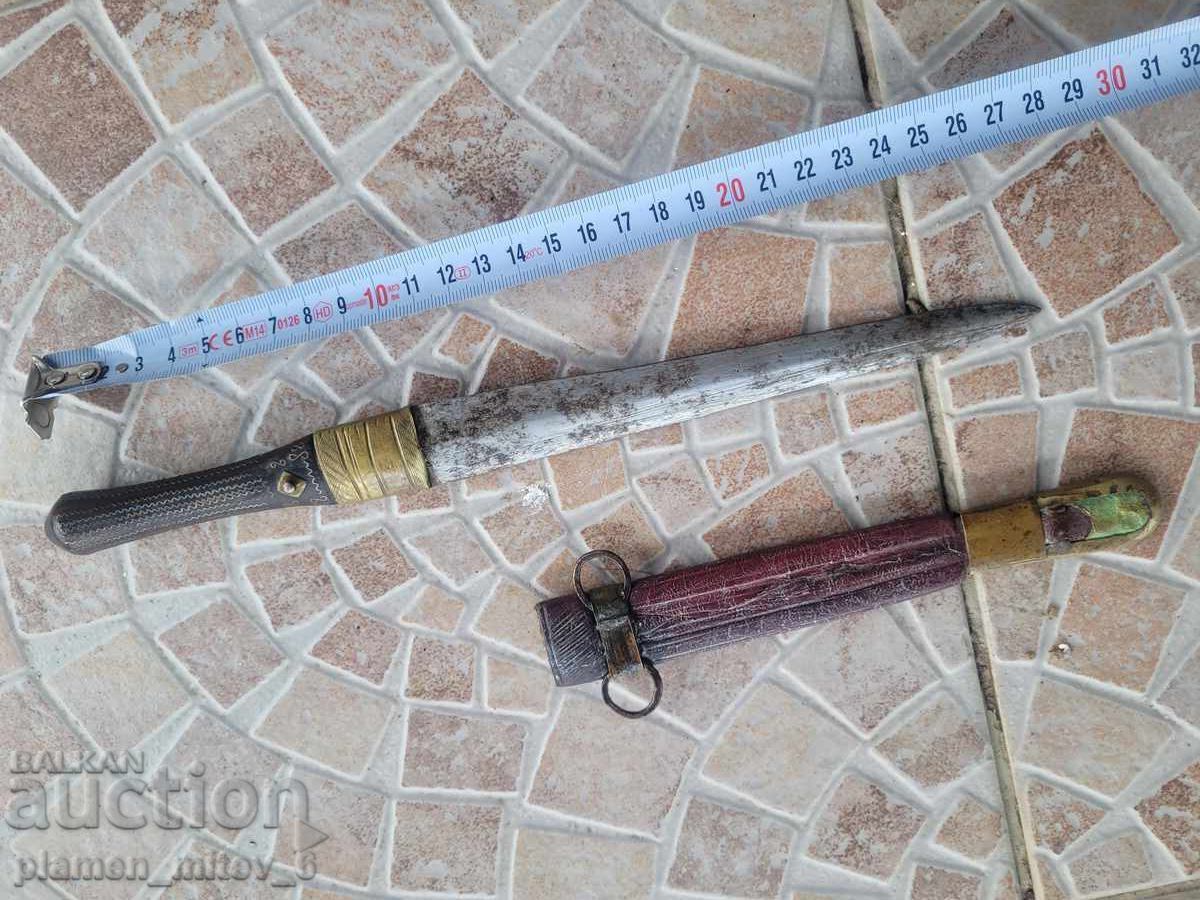 Delivery of dagger, dagger, knife, scribble Delivery of dagger, dagger, knife, scribble