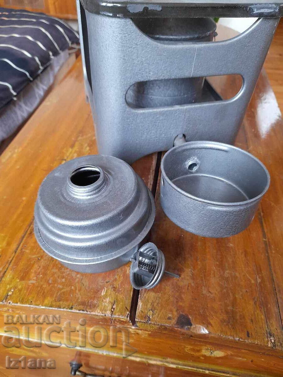 Livrarea Sobă veche cu alcool, rezervor de alcool