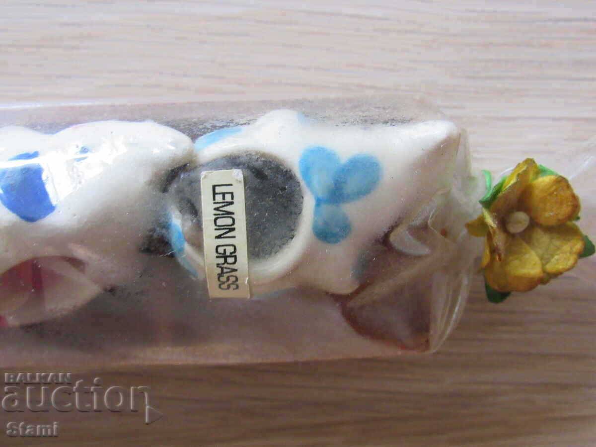 5 small scented candles, India - 5 5 small scented candles, India - 5