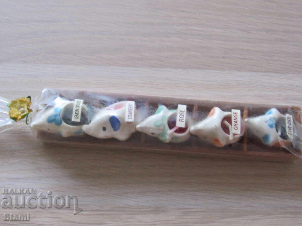 5 small scented candles, India - 7 5 small scented candles, India - 7