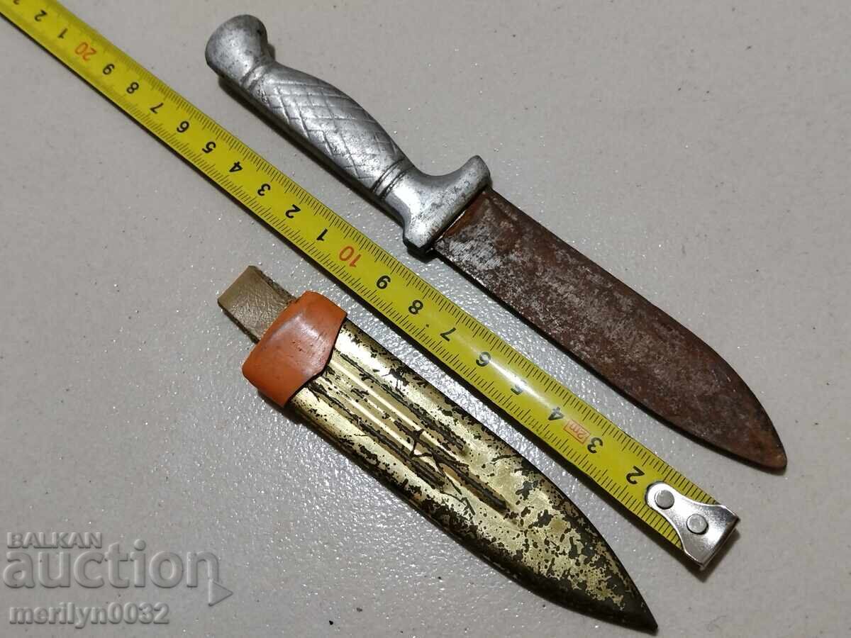 Old sborgji knife knife with scabbard karakulak with price 39.90 BGN | € 20.40 Old sborgji knife knife with scabbard karakulak with price 39.90 BGN | € 20.40