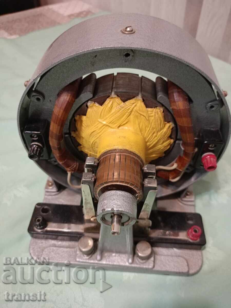 Electric machine for direct current 4 V, 2 A, 1967. - 5 Electric machine for direct current 4 V, 2 A, 1967. - 5