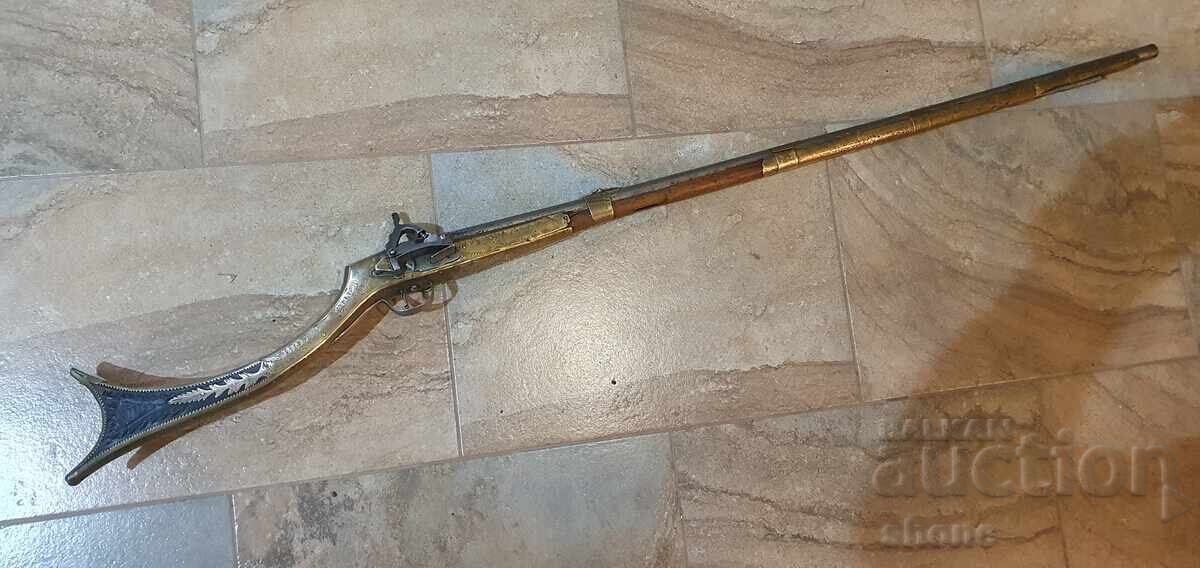 Пушка, кремаклийка, шишане, бойлия, карамфилка