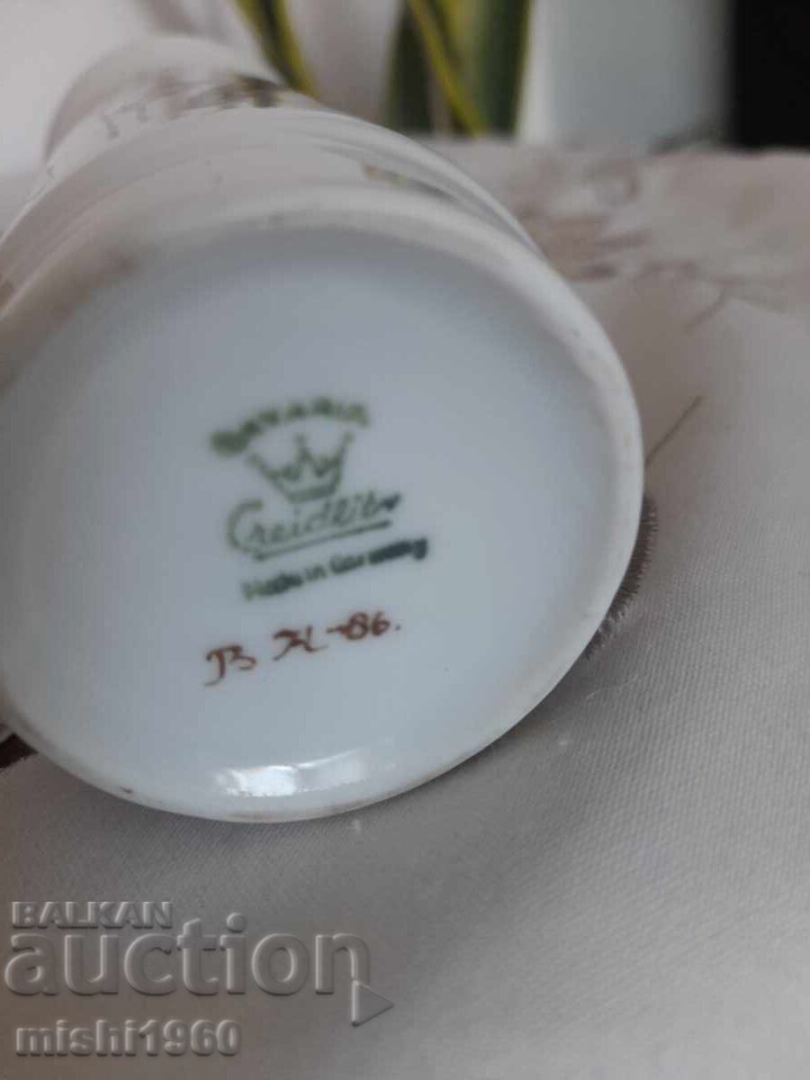 Порцеланова ваза с цена 8.00 лв. | € 4.09 Порцеланова ваза с цена 8.00 лв. | € 4.09