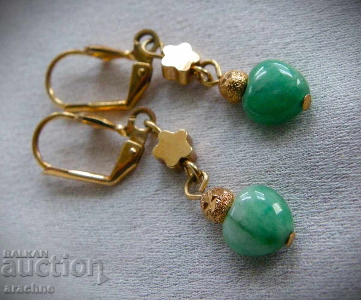Auction  Gold-plated silver earrings with jade