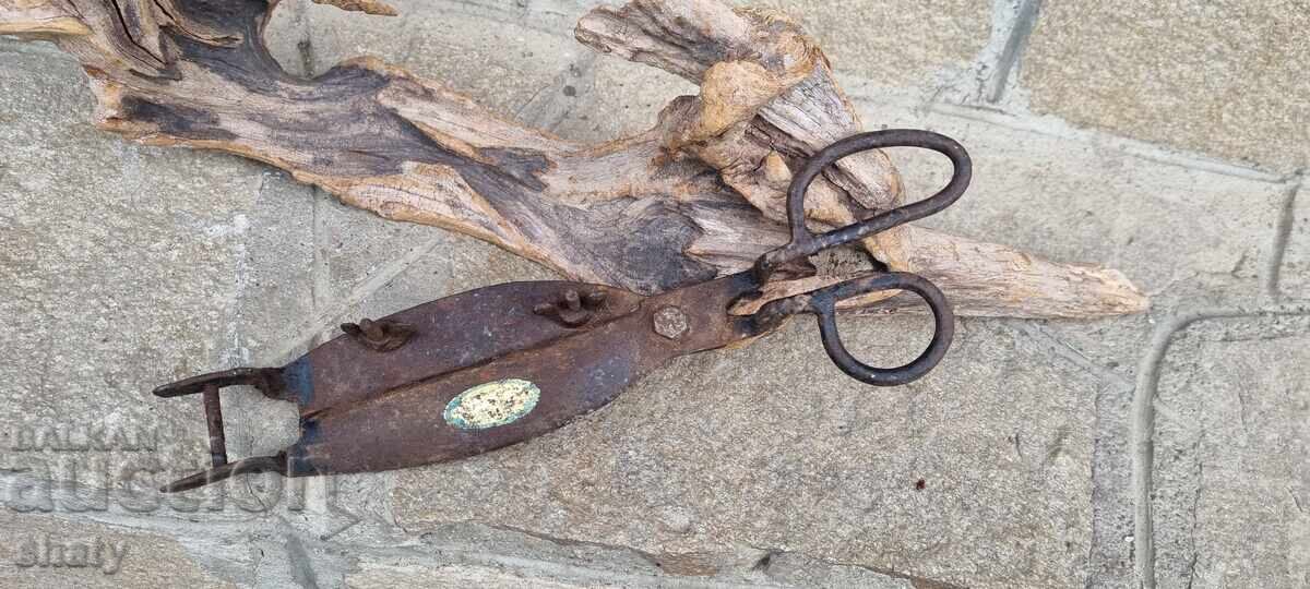 Old scissors with price 35.00 BGN | € 17.90 Old scissors with price 35.00 BGN | € 17.90