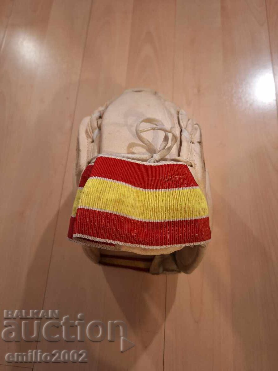 Delivery of Protective leather boxing helmet sparring retro Delivery of Protective leather boxing helmet sparring retro