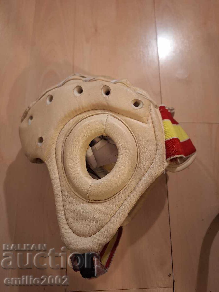 Delivery of Protective leather boxing helmet sparring retro Delivery of Protective leather boxing helmet sparring retro