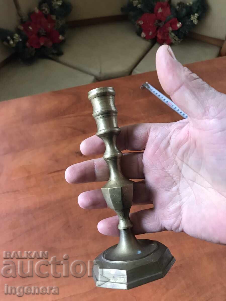 Auction BRONZE BRASS CANDLEHOLDER - 135 GRAMS Auction BRONZE BRASS CANDLEHOLDER - 135 GRAMS