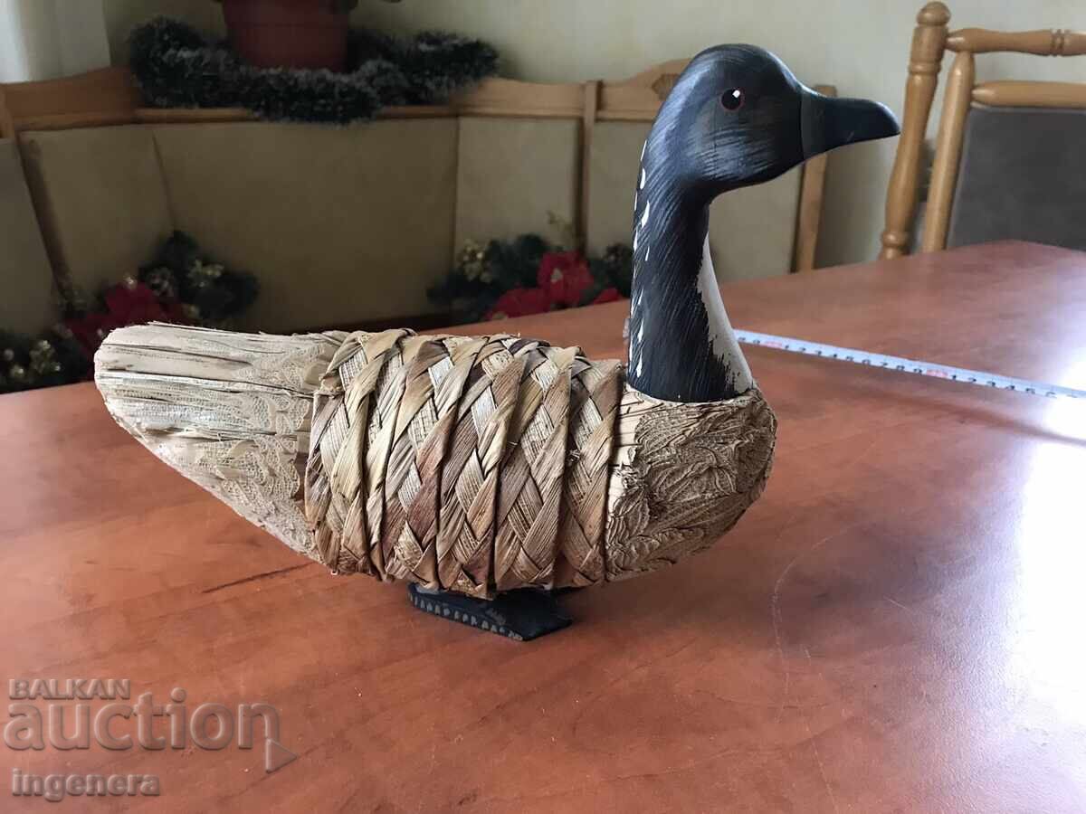 FIGURE WOOD PLASTIC BRAIDED DUCK DUCK BEAUTY