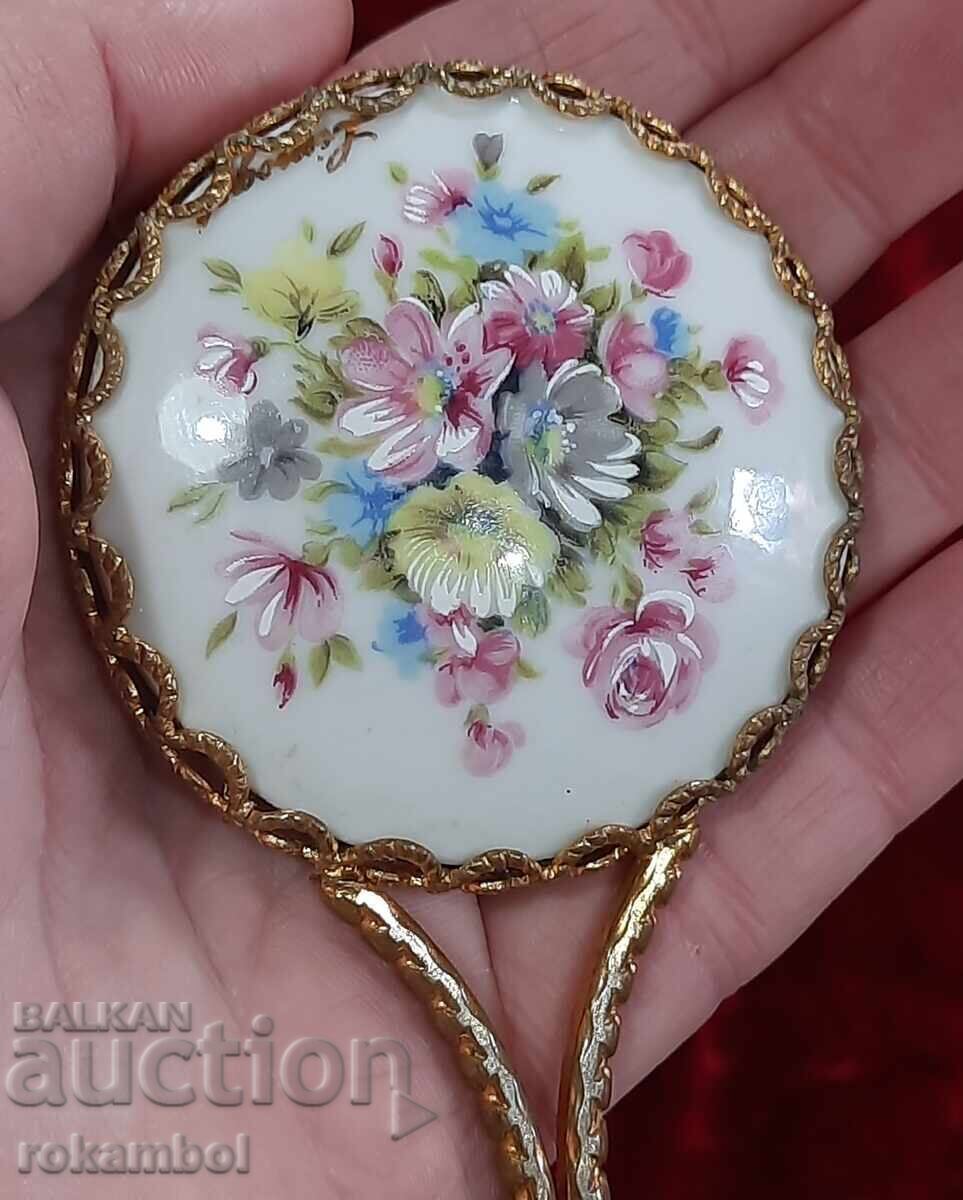 Vintage γυναικείος καθρέφτης με πορσελάνη Vintage γυναικείος καθρέφτης με πορσελάνη
