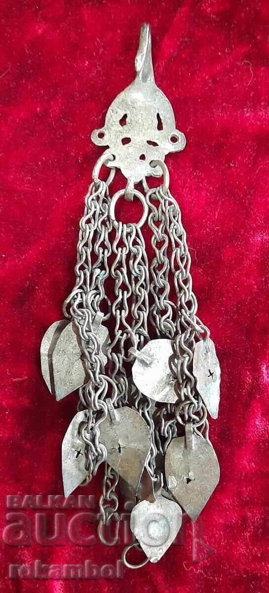 Auction  Antique ethnographic jewelry, shimmering