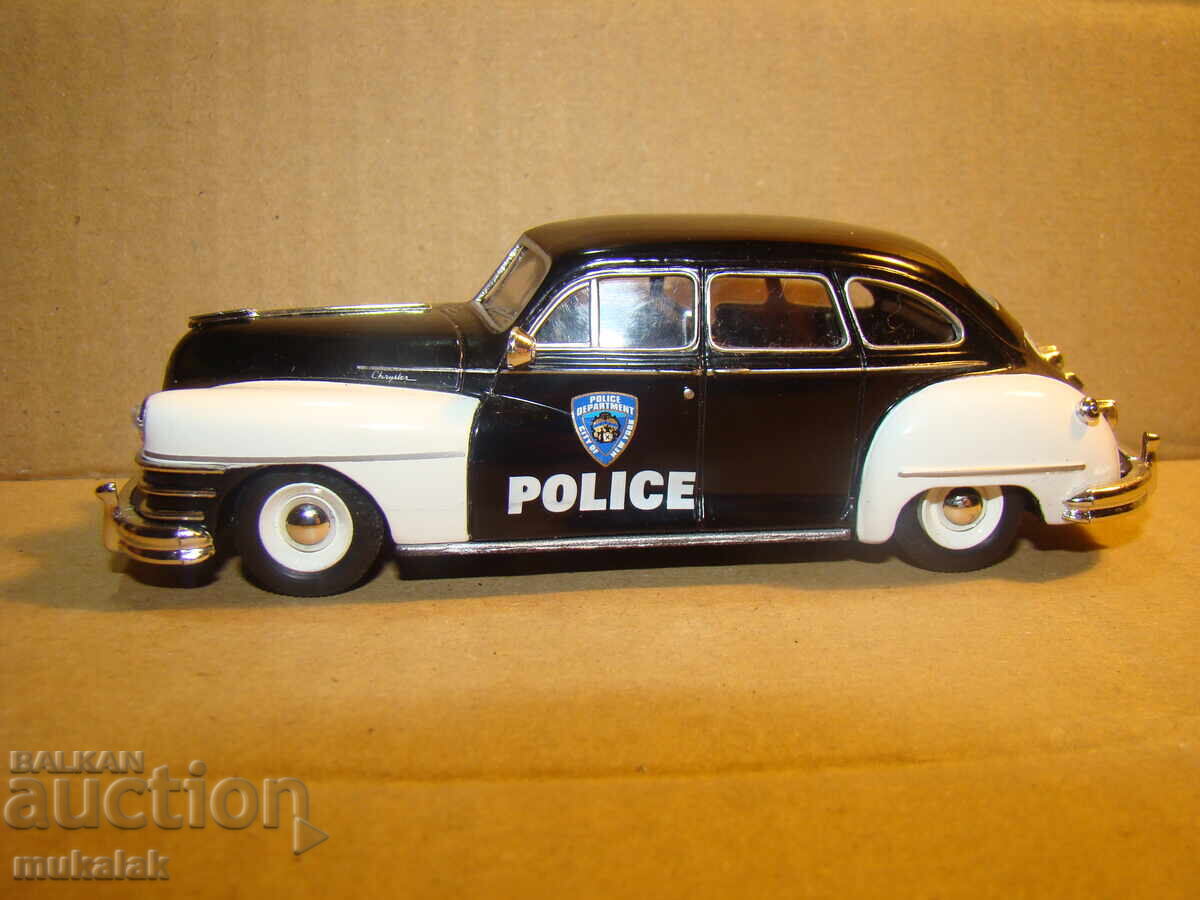 1:43 VITESSE CHRYSLER MINDSCOR POLICE MODEL