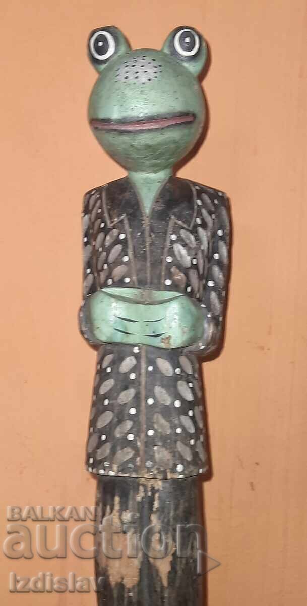 Auction Wooden frog figurine. Auction Wooden frog figurine.