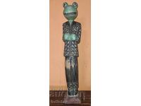 Ξύλινη φιγούρα βατράχου.