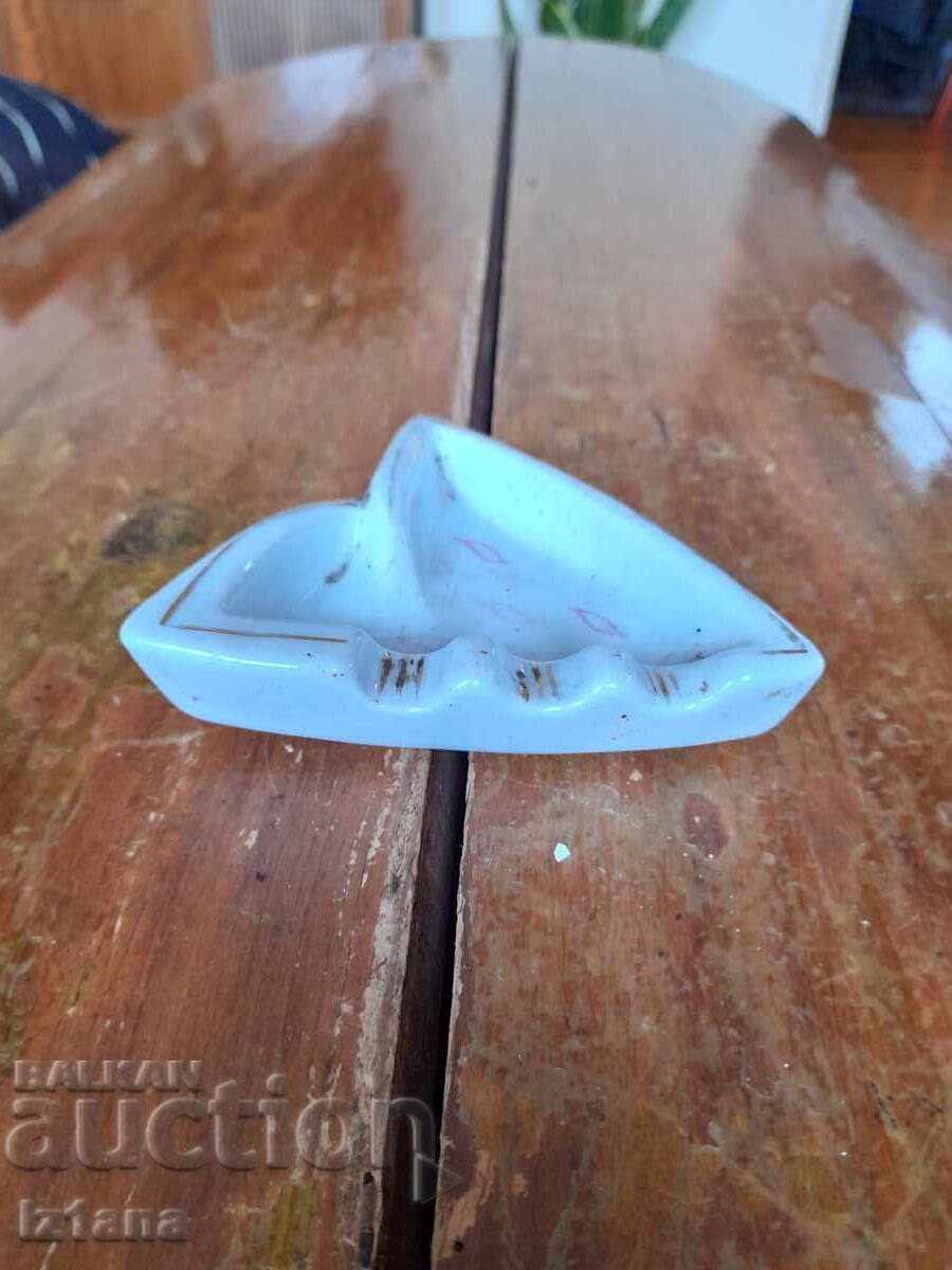 Old porcelain ashtray with price 8.00 BGN | € 4.09