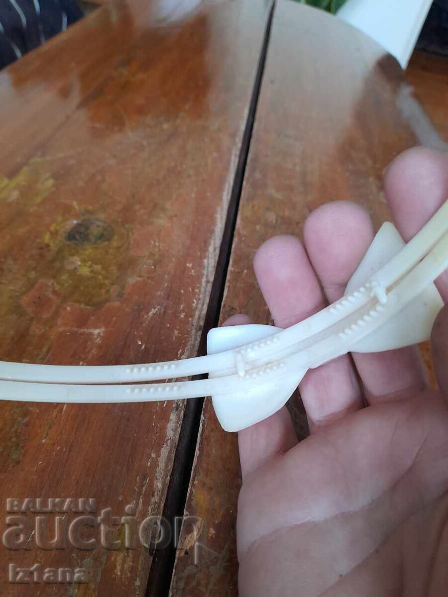 Delivery of Old children's tiara Delivery of Old children's tiara