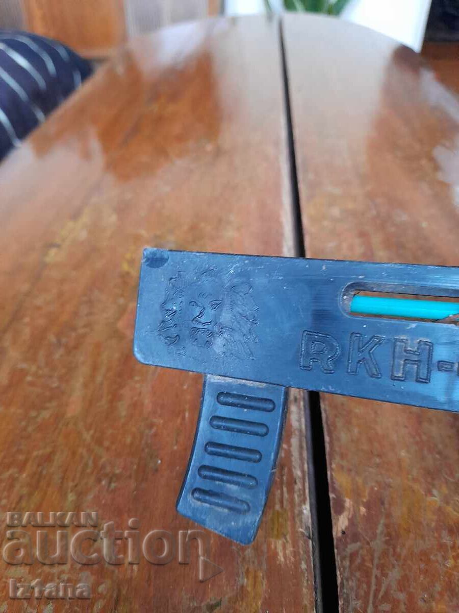 Auction Old children's toy vending machine Auction Old children's toy vending machine