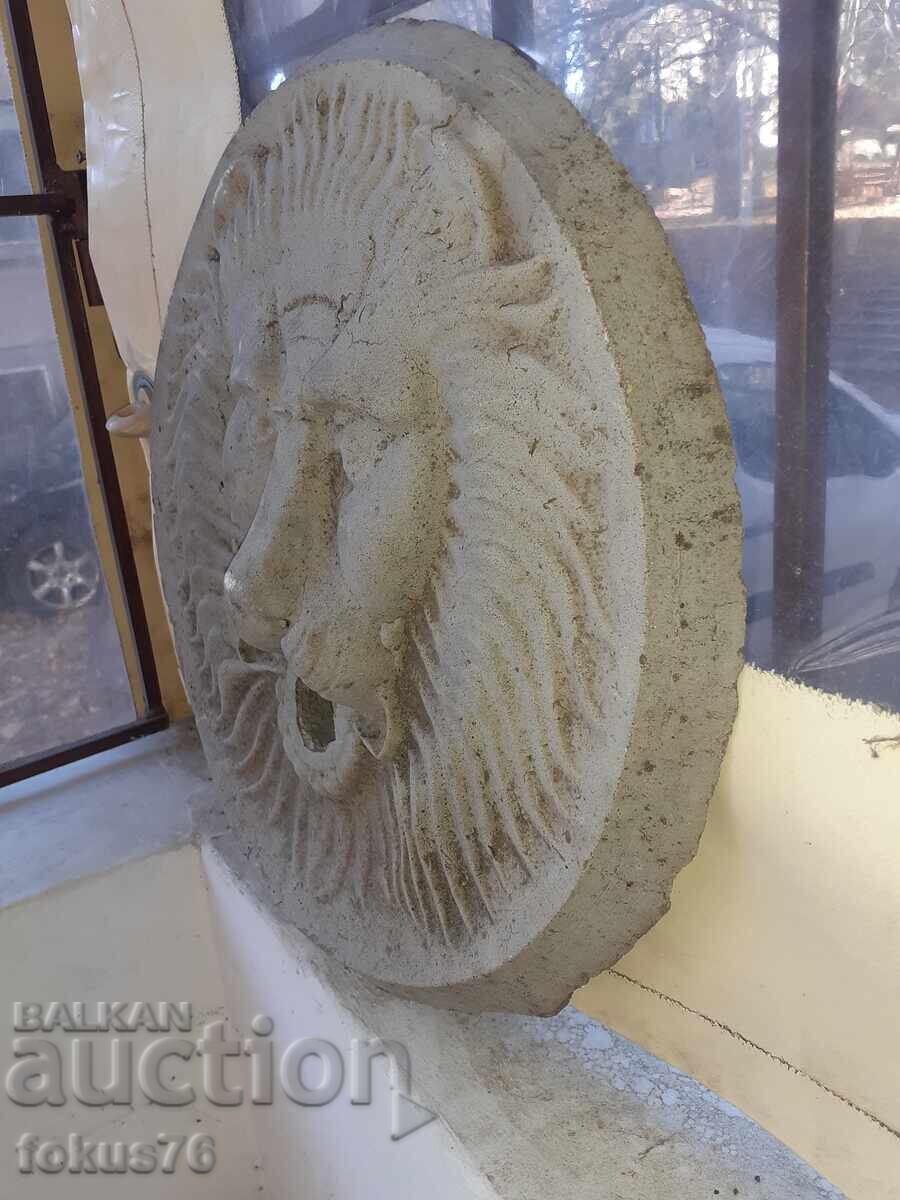 Auction  Large old cement rosette for a lion fountain lion head