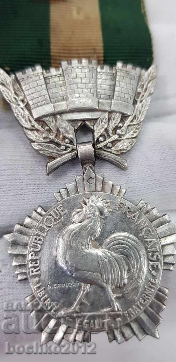 Silver collectible medal France with rooster and ribbon with price 65.00 BGN | € 33.23 Silver collectible medal France with rooster and ribbon with price 65.00 BGN | € 33.23