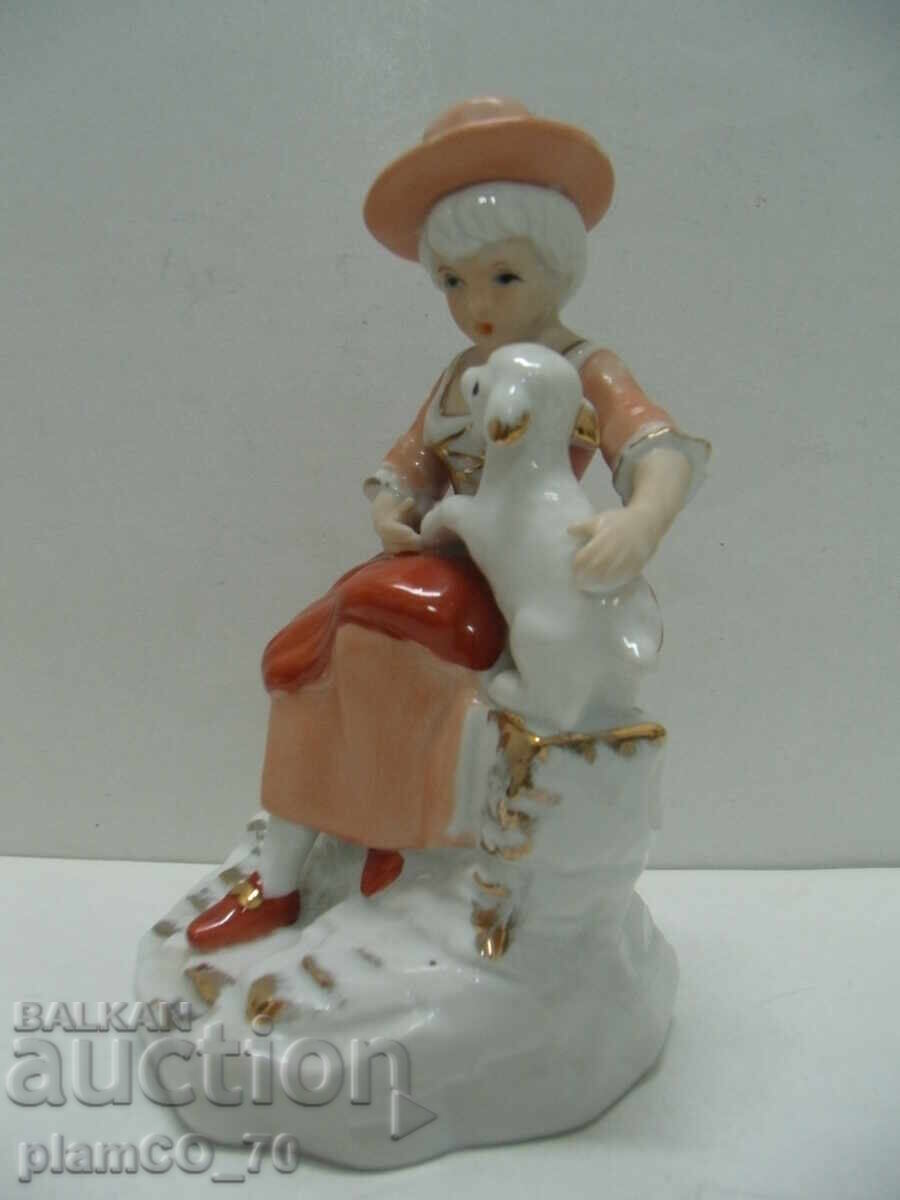 No.*7791 old porcelain figure with price 30.00 BGN | € 15.34