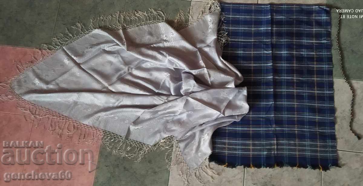 Eșarfă costum vechi și șorț de in cu preț 30.00 BGN | € 15.34