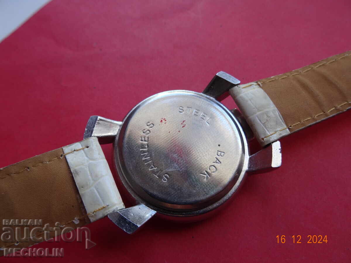 COLLECTIBLES 11 - 5 COLLECTIBLES 11 - 5