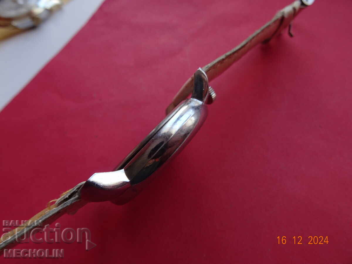 COLLECTIBLES 11 - 6 COLLECTIBLES 11 - 6