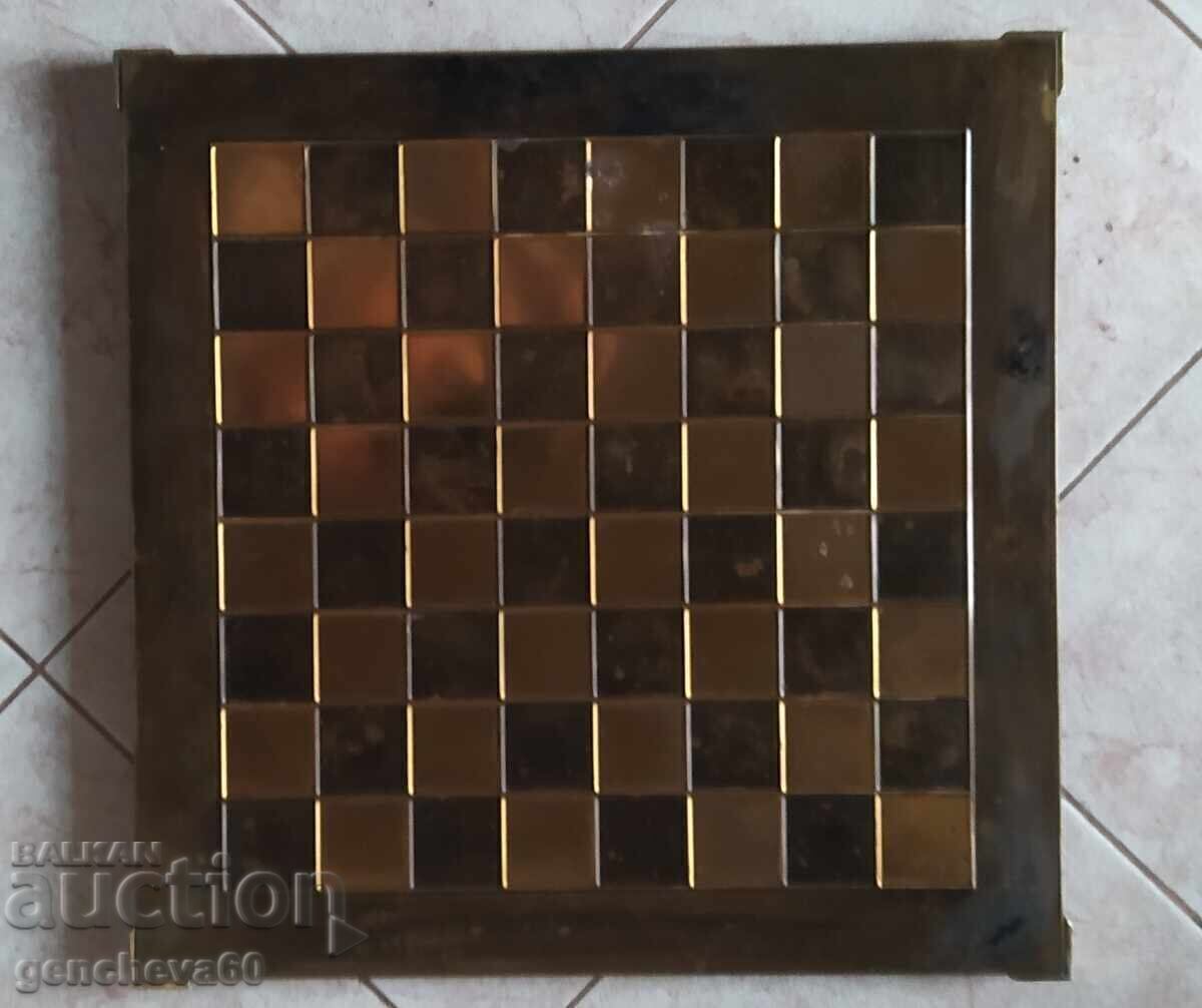 Masă mare de șah, cupru, alamă 44cm. Vintage cu preț € 90.00 | 176.02 BGN