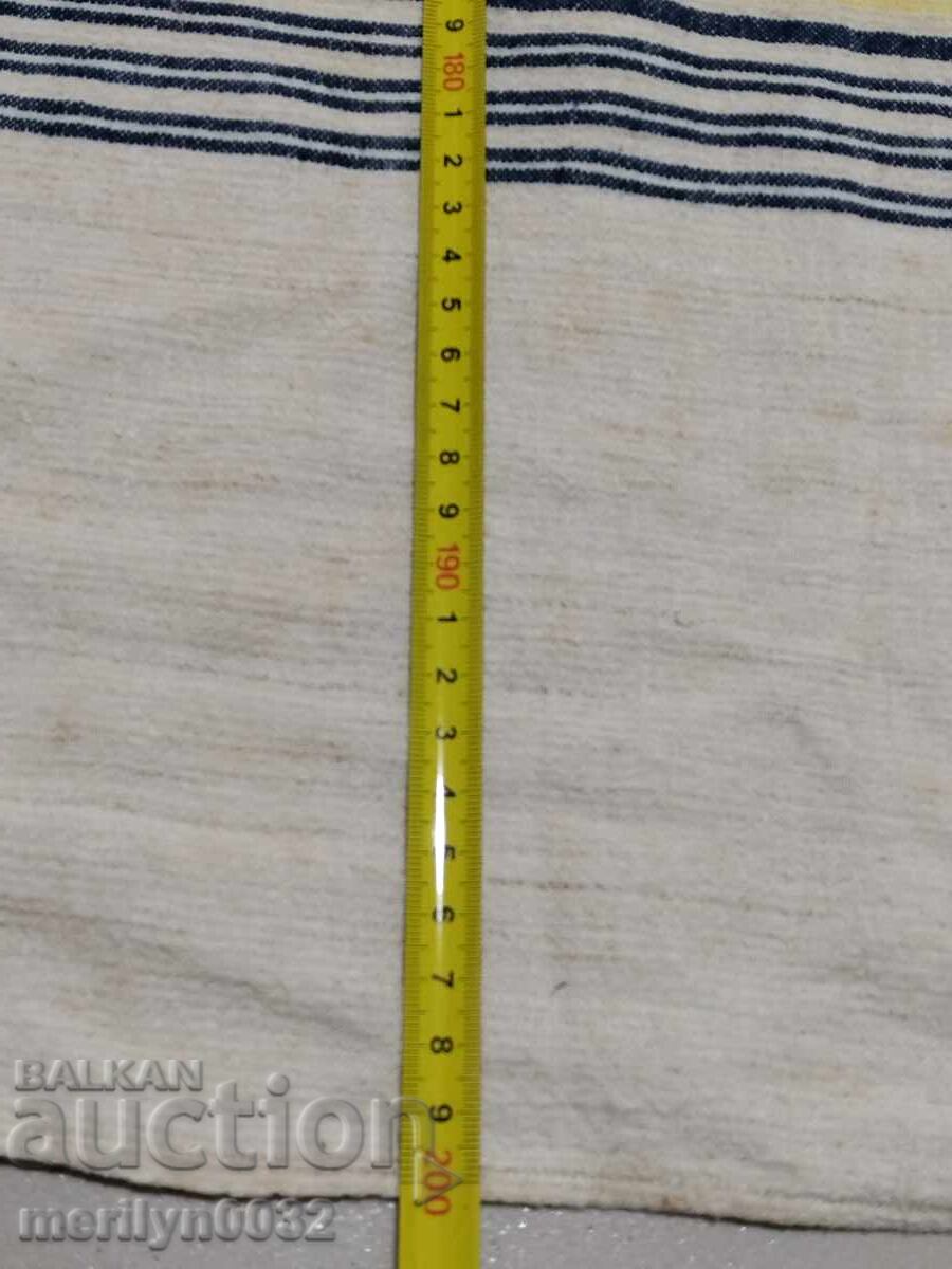 Delivery of Old hand-woven kerchief sheet Delivery of Old hand-woven kerchief sheet