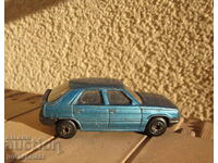 Българска играчка количка рено renault 11 matchbox BULGARIA