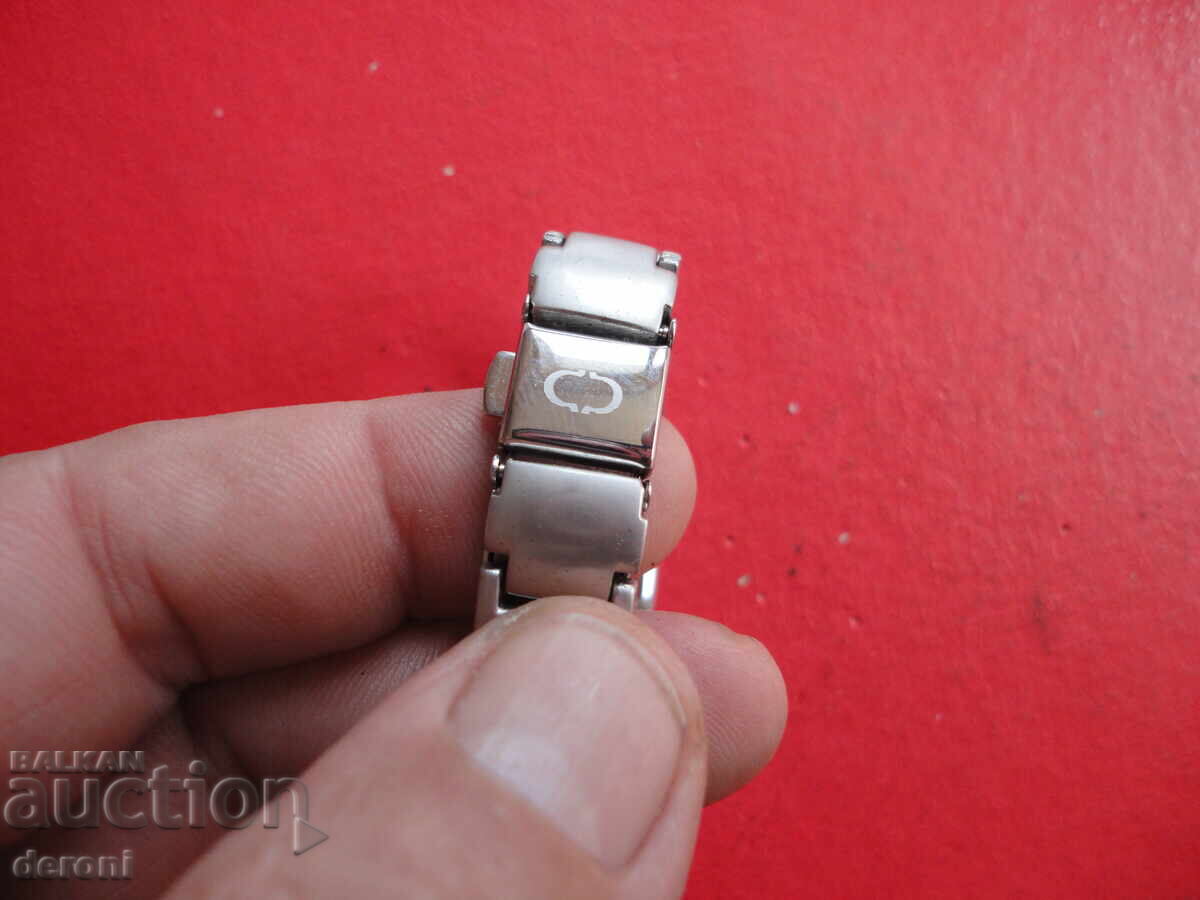 Delivery of Great Charles Delon quartz watch in a box Delivery of Great Charles Delon quartz watch in a box