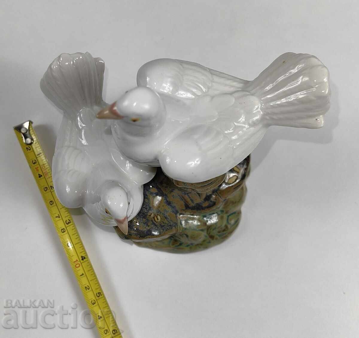 . PORCELAIN FIGURINE DOVE FIGURE MARKED HEALTHY with price 39.00 BGN | € 19.94 . PORCELAIN FIGURINE DOVE FIGURE MARKED HEALTHY with price 39.00 BGN | € 19.94