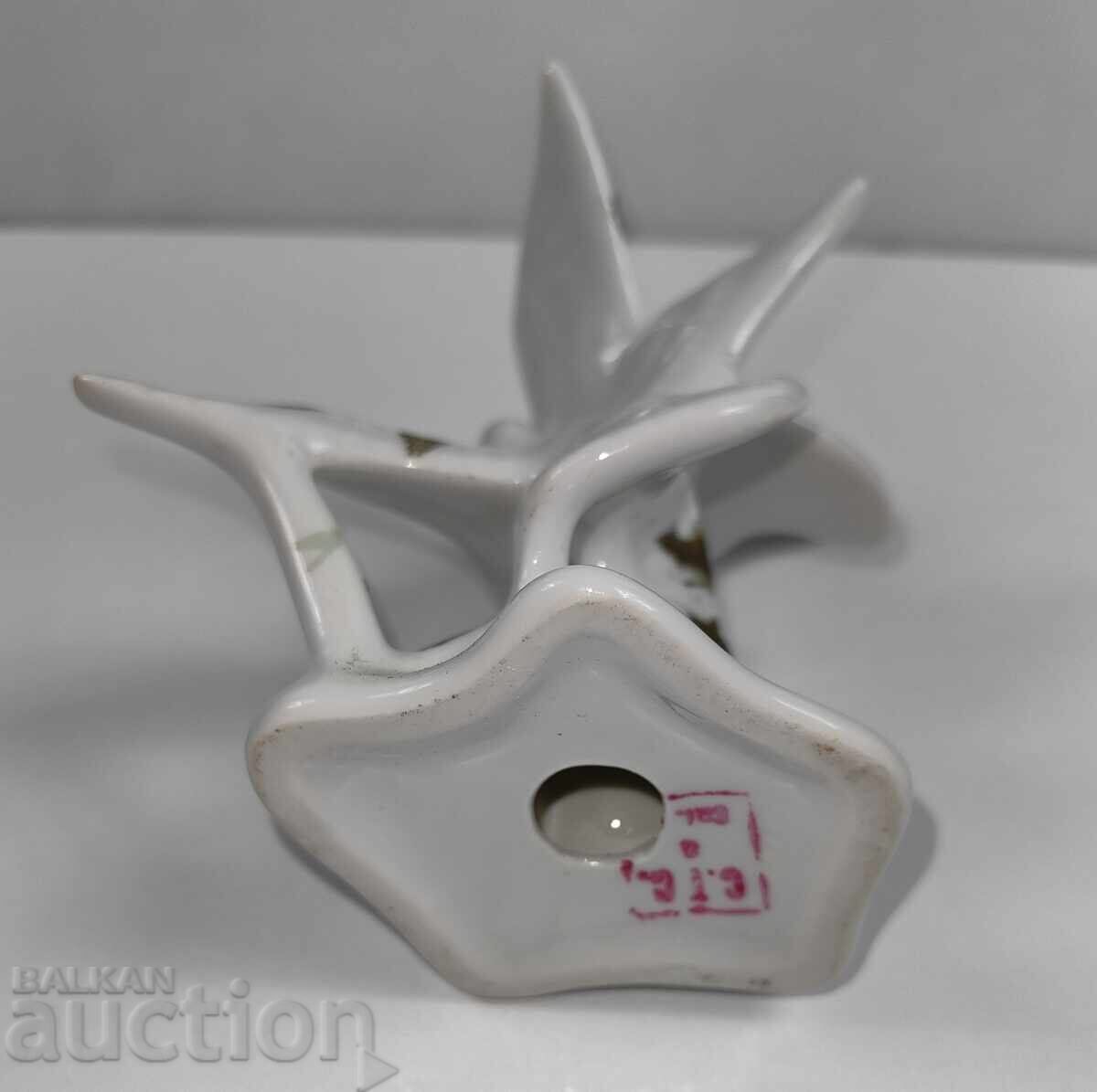 . PORCELAIN FIGURINE DOVE FIGURE MARKED HEALTHY - 7 . PORCELAIN FIGURINE DOVE FIGURE MARKED HEALTHY - 7