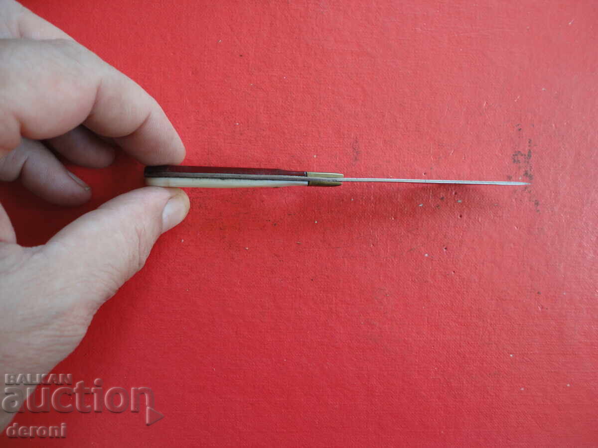 Auction  Bachelor knife scribble day and night